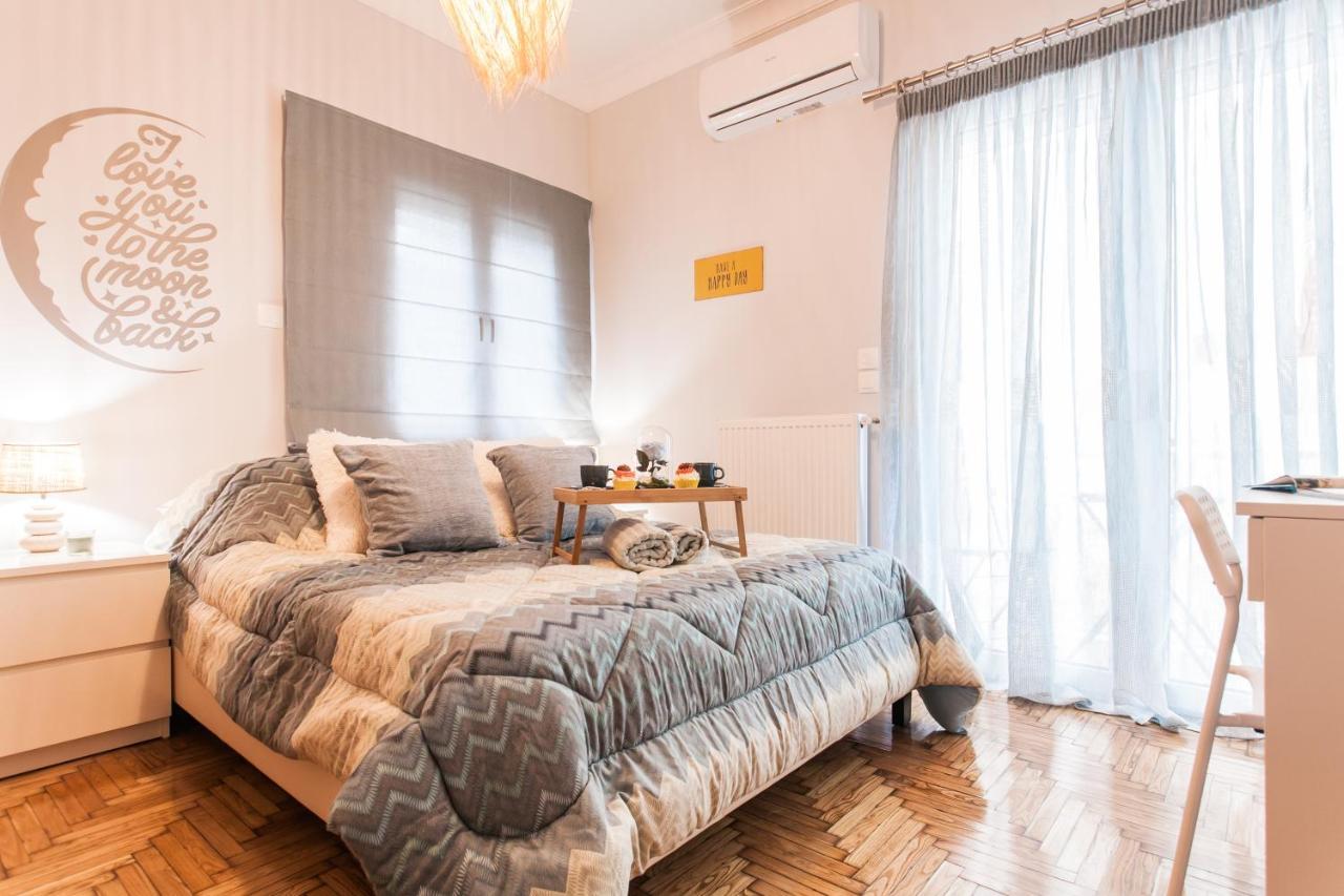 Luxury Seaside Apartment Next To Starbucks Opossite The Beach Park Of Flisvos Athens Exterior photo