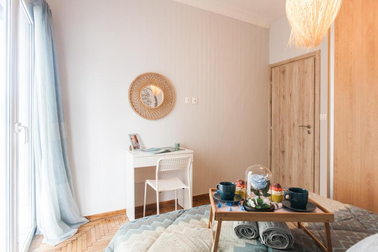 Luxury Seaside Apartment Next To Starbucks Opossite The Beach Park Of Flisvos Athens Exterior photo